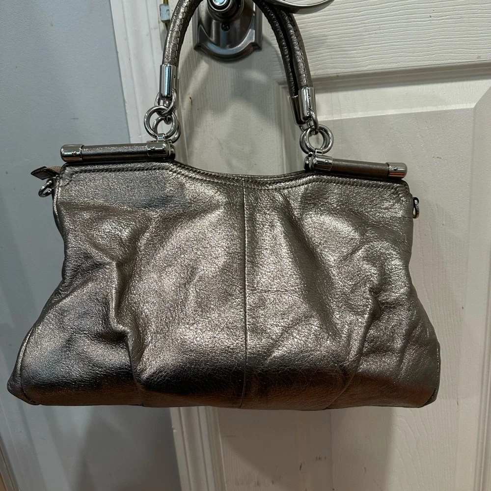 Real❗️COACH metallic bag 💼 like new!! - Picture 5 of 9